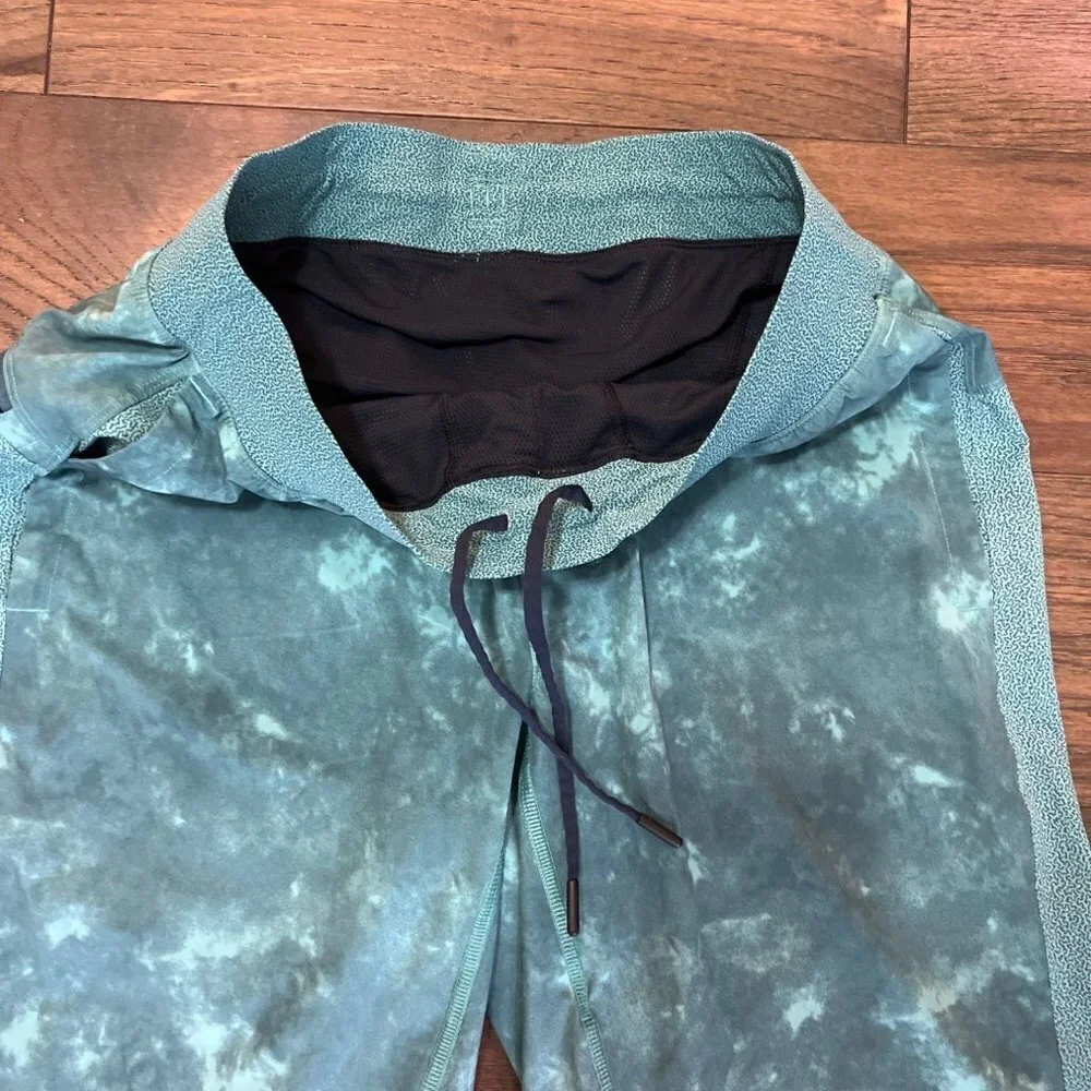 LULULEMON Men's Studio to Beach Lined Shorts Green Tie Dye S EUC